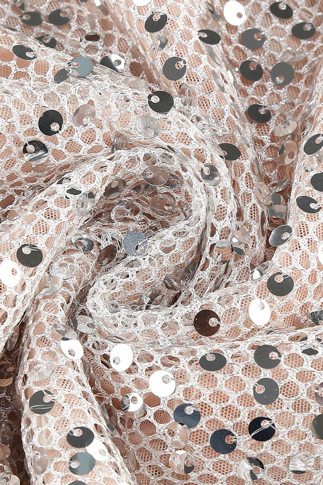 Vestido con escote halter y lentejuelas en color gris