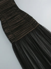 Vestido com decote halter e drapeado