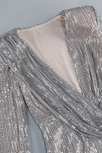 Vestido con escote halter y lentejuelas en color gris