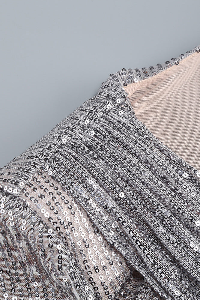 Vestido con escote halter y lentejuelas en color gris