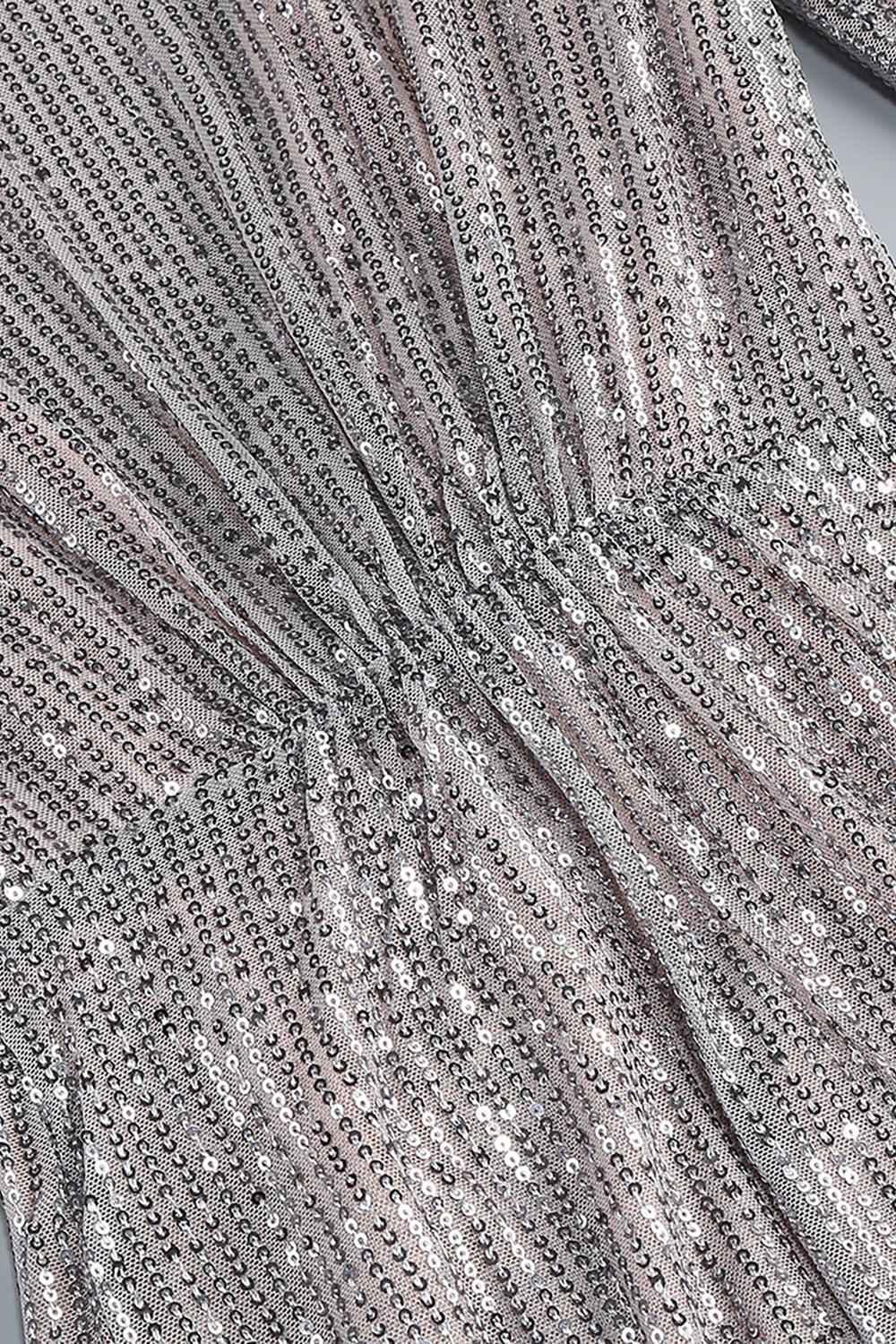 Vestido con escote halter y lentejuelas en color gris