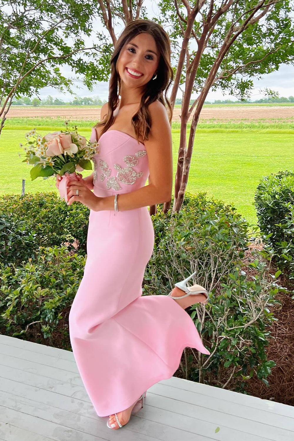 Vestido de novia sin tirantes con cristales