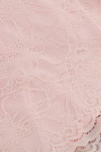 Vestido corpiño de malla de encaje sin tirantes en rosa