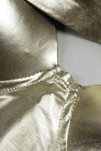 Vestido maxi de couro sintético dourado com tiras