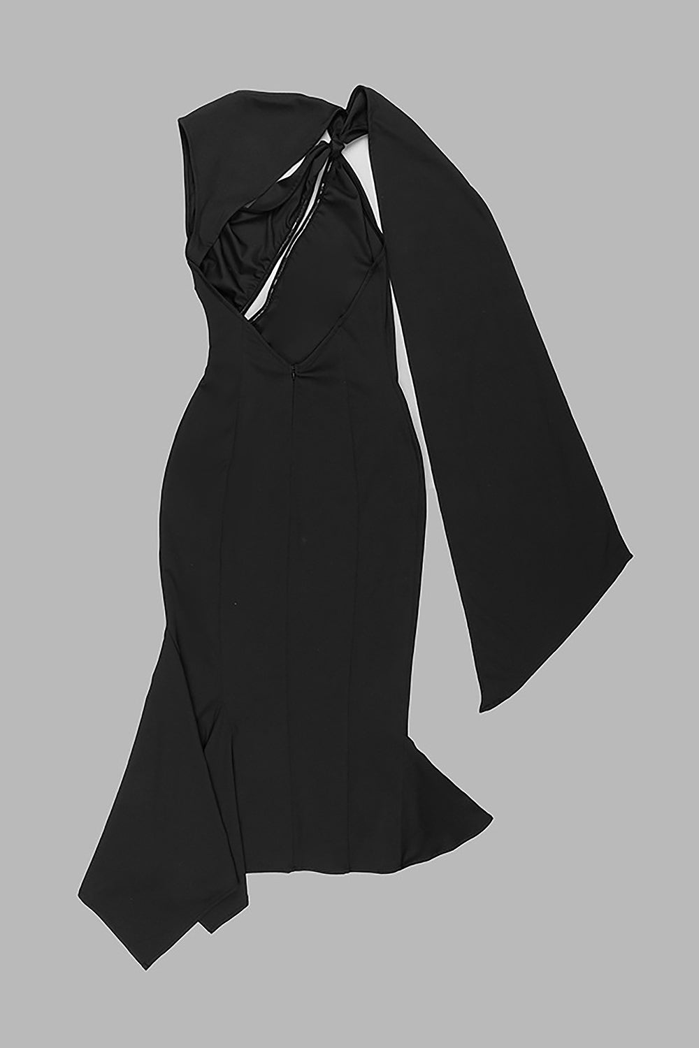 Vestido midi recortado com decote assimétrico em preto
