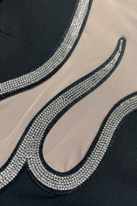 Vestido de bandagem de crepe com fenda lateral embelezado com cristal chama
