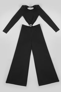 Macacão de perna larga com decote em O, manga comprida, vazado, costas largas, preto