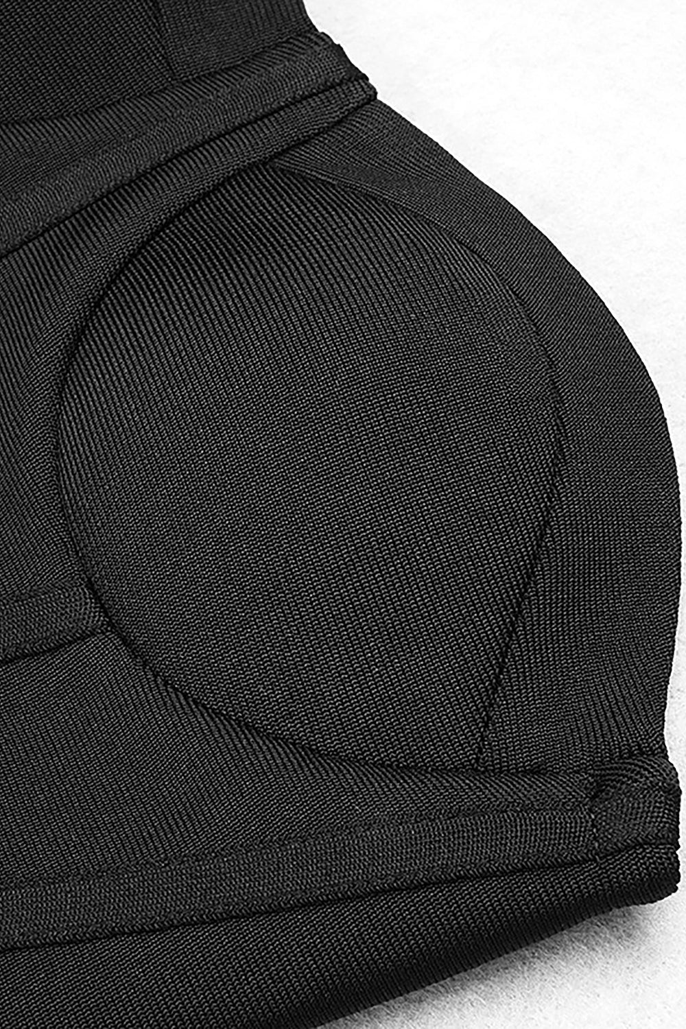 Vestido de bandagem maxi irregular com babado de múltiplas camadas de malha preta sem alças