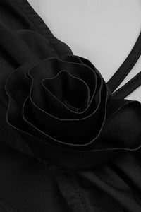 Vestidos largos ahuecados con cuello halter floral en blanco y negro