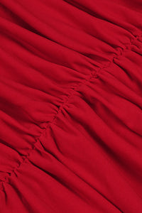 Vestido midi con abertura fruncida en rojo