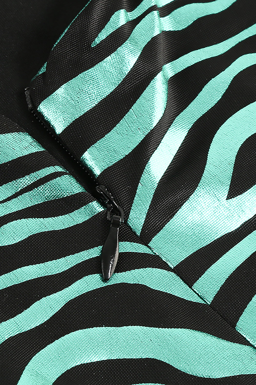 Vestido maxi verde com tiras e decote em V com estampa de zebra
