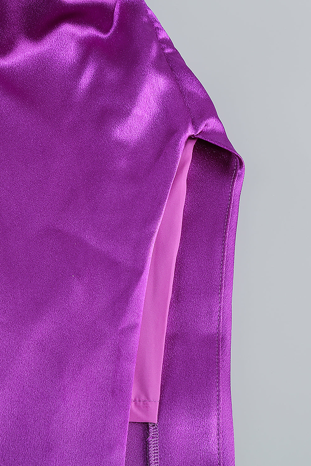Vestido de seda recortado de um ombro em gema roxa