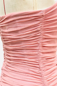 Vestido midi ajustado drapeado de malla sin tirantes en rosa naranja