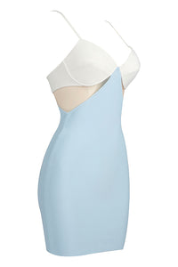 Mini vestido de patchwork con vendaje de malla y tiras azul cielo