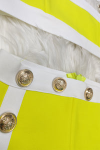 Conjunto de dos piezas con vendaje amarillo, camiseta sin mangas corta y pantalones cortos con botones de cintura alta